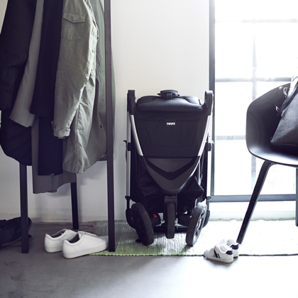 Stroller_Thule_Spring_USP_Compact_standing_fold