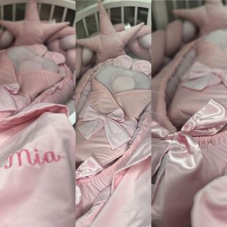 Jen růžová to může být 🩷 Krásný, cukrátkově růžový setík do postýlky 🌸 Kombinace růžového velvetu a růžové bavlny. 🎀...